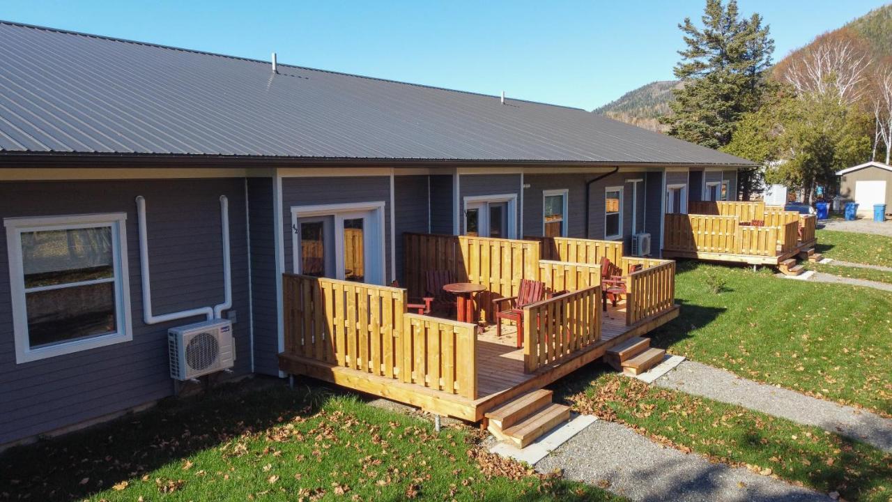Motel L'Abri Carleton-sur-Mer Exterior photo
