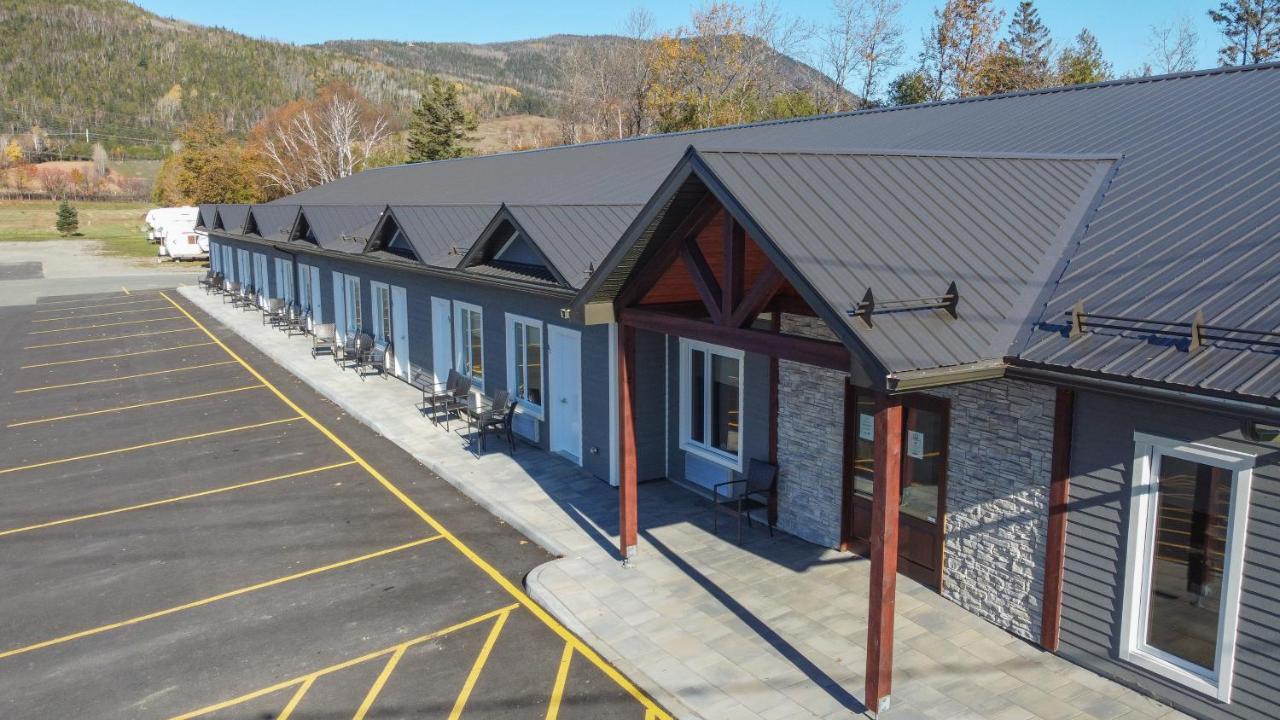 Motel L'Abri Carleton-sur-Mer Exterior photo